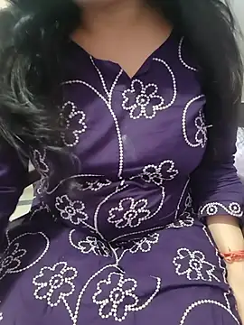 Snapshot of roshni_agrawal0 chatting on 06.03.26 roshni agrawal0 online show from 06.03.26