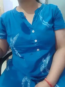 Snapshot of roshni_agrawal0 chatting on 06.06.26 roshni agrawal0 online show from 06.06.26