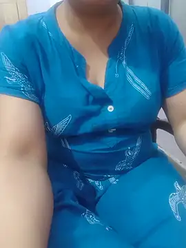 Snapshot of roshni_agrawal0 chatting on 06.13.26 roshni agrawal0 online show from 06.13.26