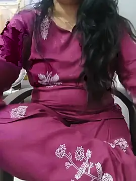 Snapshot of roshni_agrawal0 chatting on 06.15.26 roshni agrawal0 online show from 06.15.26