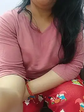 Snapshot of roshni_agrawal0 chatting on 06.17.26 roshni agrawal0 online show from 06.17.26