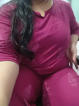 Snapshot of roshni_agrawal0 chatting on 07.25.26 roshni agrawal0 online show from 07.25.26