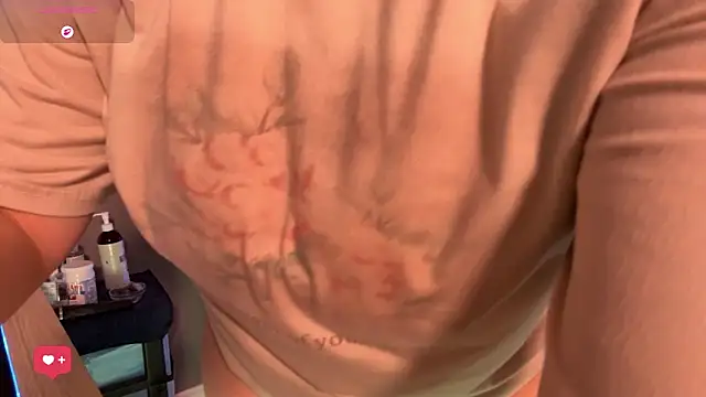 Snapshot of Charlies_world chatting on 12.05.25 Charlies world online show from 12.05.25