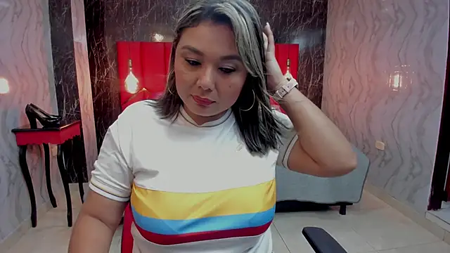 Snapshot of LatinaHoleQueen chatting on 06.27.26 LatinaHoleQueen online show from 06.27.26