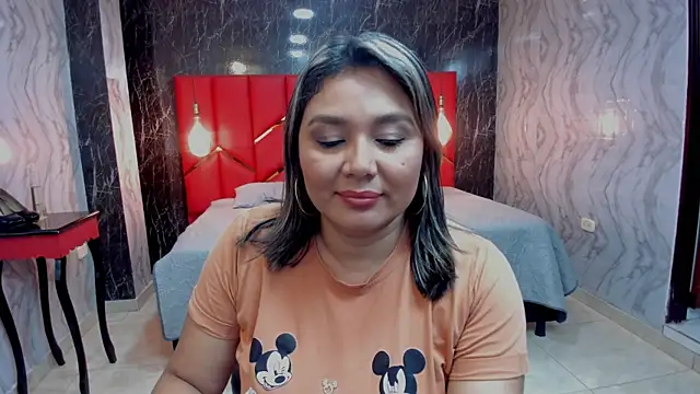 Snapshot of LatinaHoleQueen chatting on 07.11.26 LatinaHoleQueen online show from 07.11.26