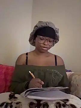 Snapshot of th33h0neyb33 chatting on 02.07.26 th33h0neyb33 online show from 02.07.26