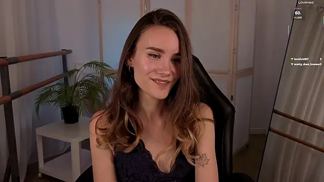 Snapshot of _Clare_Florence_ chatting on 09.16.25 Clare Florence online show from 09.16.25