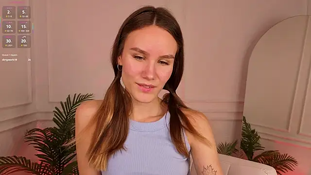 Snapshot of _Clare_Florence_ chatting on 10.12.25 Clare Florence online show from 10.12.25