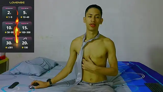 Snapshot of dylan_apol0 chatting on 04.19.26 dylan apol0 online show from 04.19.26