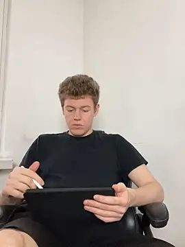 Snapshot of bob_marlu chatting on 12.21.25 bob marlu online show from 12.21.25