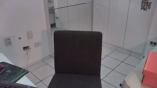 Snapshot of raposinharabuda chatting on 11.18.25 raposinharabuda online show from 11.18.25