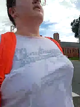 nuttiebuddy1 online show from 09.16.25