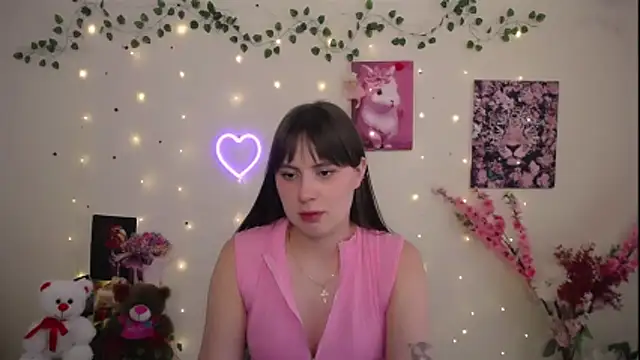 Snapshot of Amanda_Bright_ chatting on 06.15.26 Amanda Bright online show from 06.15.26