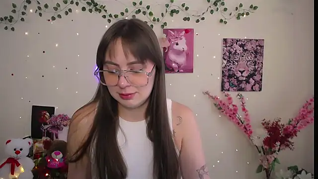 Snapshot of Amanda_Bright_ chatting on 06.17.26 Amanda Bright online show from 06.17.26