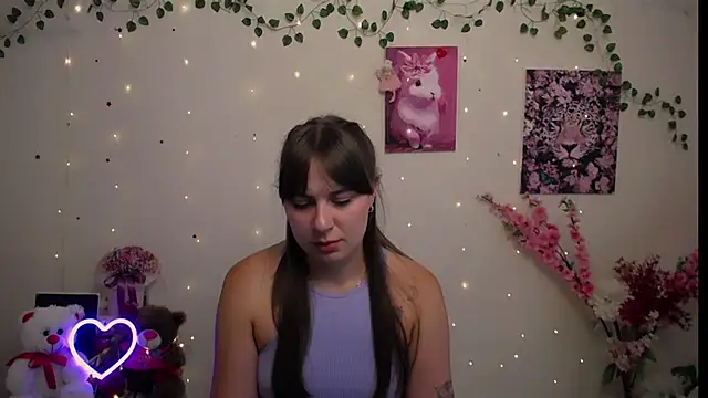 Amanda Bright  online show from 08.04.26