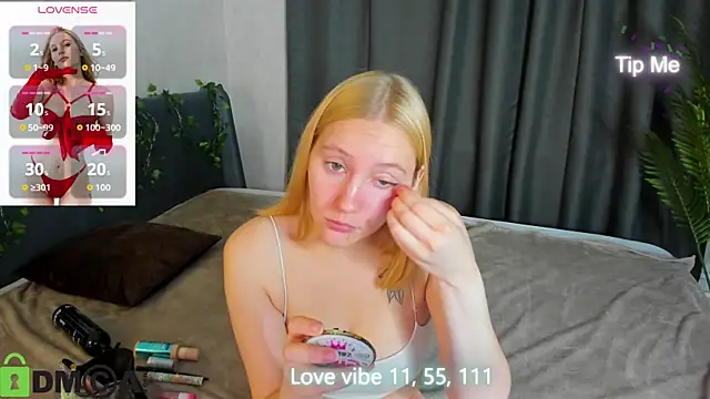 Anna Chelsea online show from 10.24.25