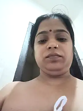 Snapshot of Trisha_71 chatting on 09.26.25 Trisha 71 online show from 09.26.25