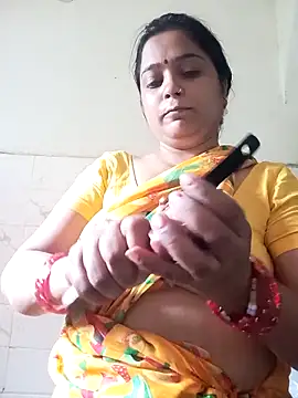 Snapshot of Trisha_71 chatting on 10.05.25 Trisha 71 online show from 10.05.25