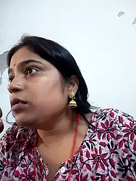 Snapshot of Trisha_71 chatting on 10.11.25 Trisha 71 online show from 10.11.25