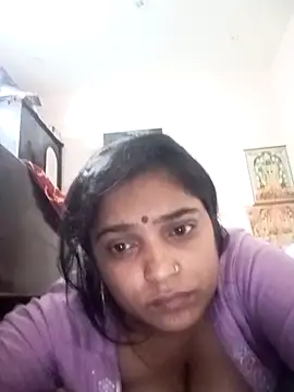 Snapshot of Trisha_71 chatting on 10.17.25 Trisha 71 online show from 10.17.25