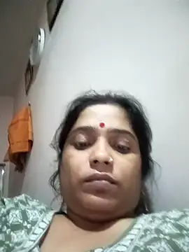 Snapshot of Trisha_71 chatting on 10.29.25 Trisha 71 online show from 10.29.25