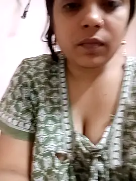 Snapshot of Trisha_71 chatting on 11.13.25 Trisha 71 online show from 11.13.25