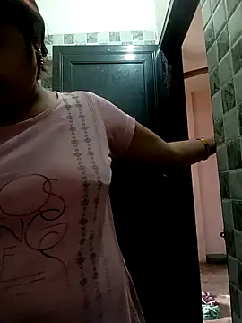 Snapshot of Trisha_71 chatting on 11.20.25 Trisha 71 online show from 11.20.25