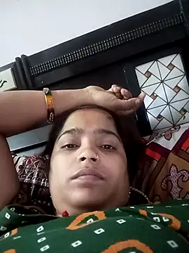 Snapshot of Trisha_71 chatting on 11.30.25 Trisha 71 online show from 11.30.25