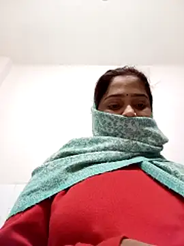 Snapshot of Trisha_71 chatting on 12.19.25 Trisha 71 online show from 12.19.25