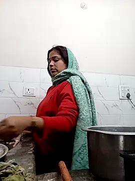 Snapshot of Trisha_71 chatting on 12.19.25 Trisha 71 online show from 12.19.25