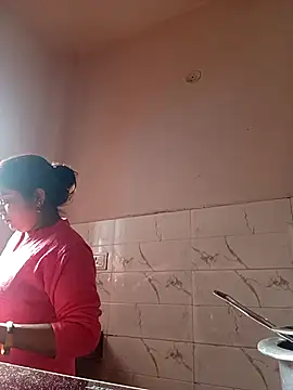 Snapshot of Trisha_71 chatting on 12.20.25 Trisha 71 online show from 12.20.25