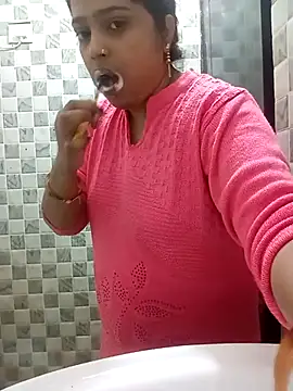 Snapshot of Trisha_71 chatting on 12.21.25 Trisha 71 online show from 12.21.25