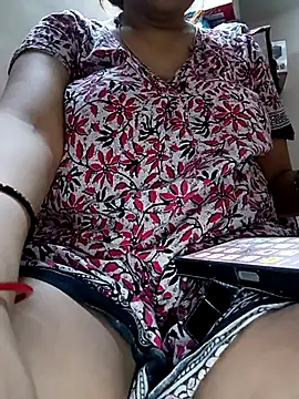 Snapshot of Trisha_71 chatting on 07.11.26 Trisha 71 online show from 07.11.26