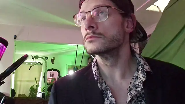 MasterDaddyCool online show from 10.28.25