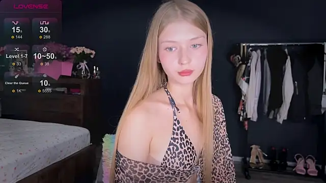 holylisssa online show from 10.08.25