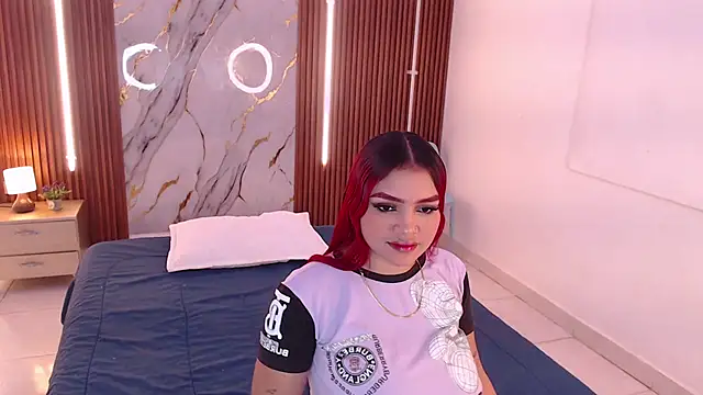 Snapshot of aixa_show chatting on 10.28.25 aixa show online show from 10.28.25