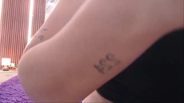 Snapshot of aixa_show chatting on 12.04.25 aixa show online show from 12.04.25