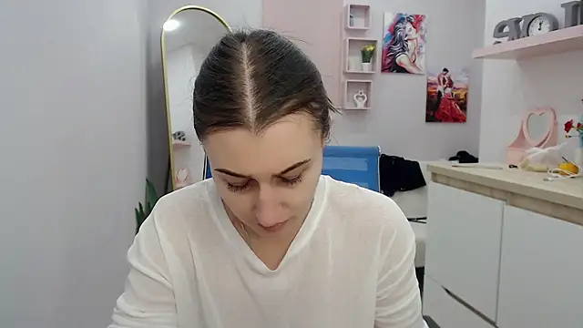 Snapshot of muriel_elvin chatting on 12.01.25 muriel elvin online show from 12.01.25