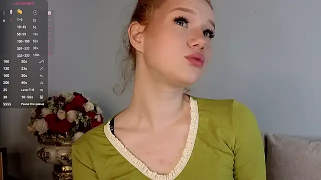 Snapshot of Juuulia_ chatting on 07.16.26 Juuulia online show from 07.16.26
