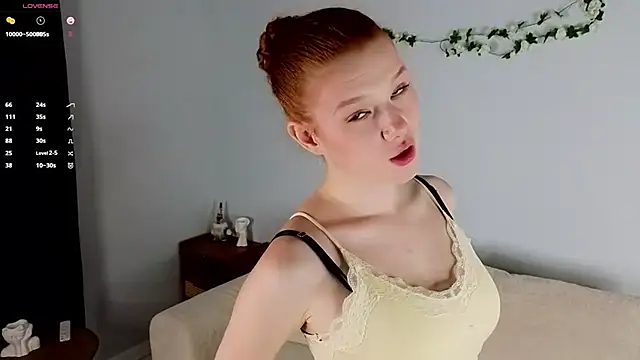 Snapshot of Juuulia_ chatting on 07.30.26 Juuulia online show from 07.30.26