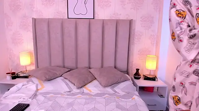ShaynaHosk online show from 06.25.26