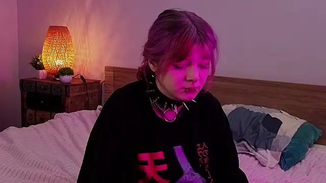 Snapshot of TaiteBeat chatting on 09.18.25 TaiteBeat online show from 09.18.25