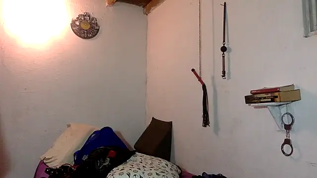 indomitaFox online show from 04.06.26