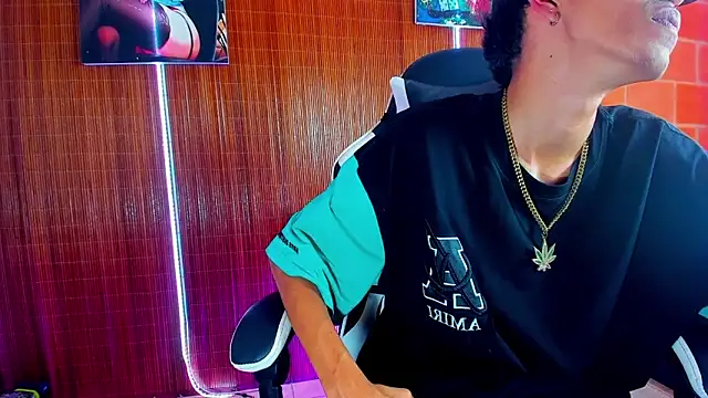 Snapshot of briamhoconor_xh chatting on 02.14.26 briamhoconor xh online show from 02.14.26