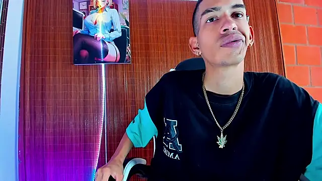 Snapshot of briamhoconor_xh chatting on 02.19.26 briamhoconor xh online show from 02.19.26