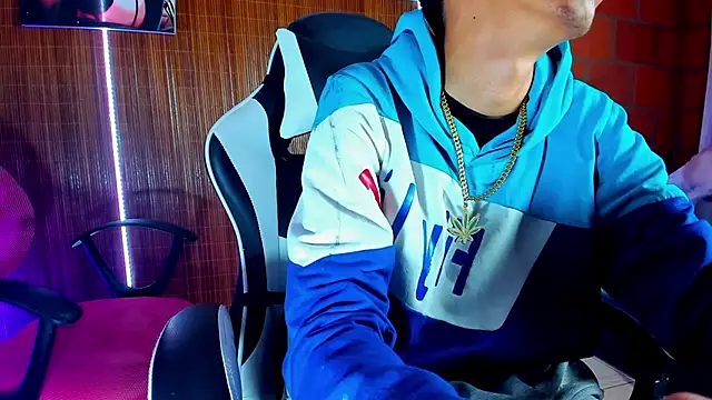 Snapshot of briamhoconor_xh chatting on 03.03.26 briamhoconor xh online show from 03.03.26