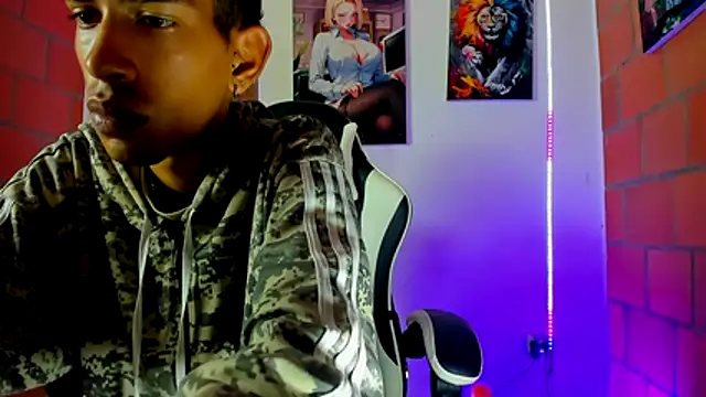 Snapshot of briamhoconor_xh chatting on 03.08.26 briamhoconor xh online show from 03.08.26