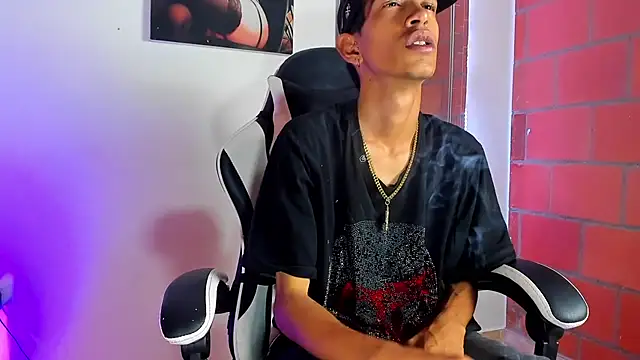 Snapshot of briamhoconor_xh chatting on 03.20.26 briamhoconor xh online show from 03.20.26