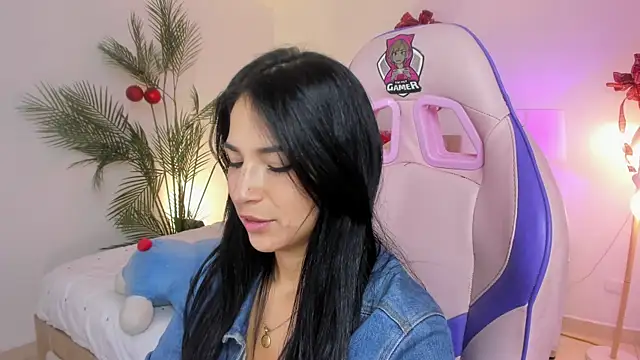 Hadid Jimenez  online show from 12.18.25