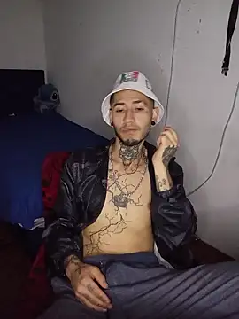 Snapshot of Tattoboy19cm chatting on 03.07.26 Tattoboy19cm online show from 03.07.26